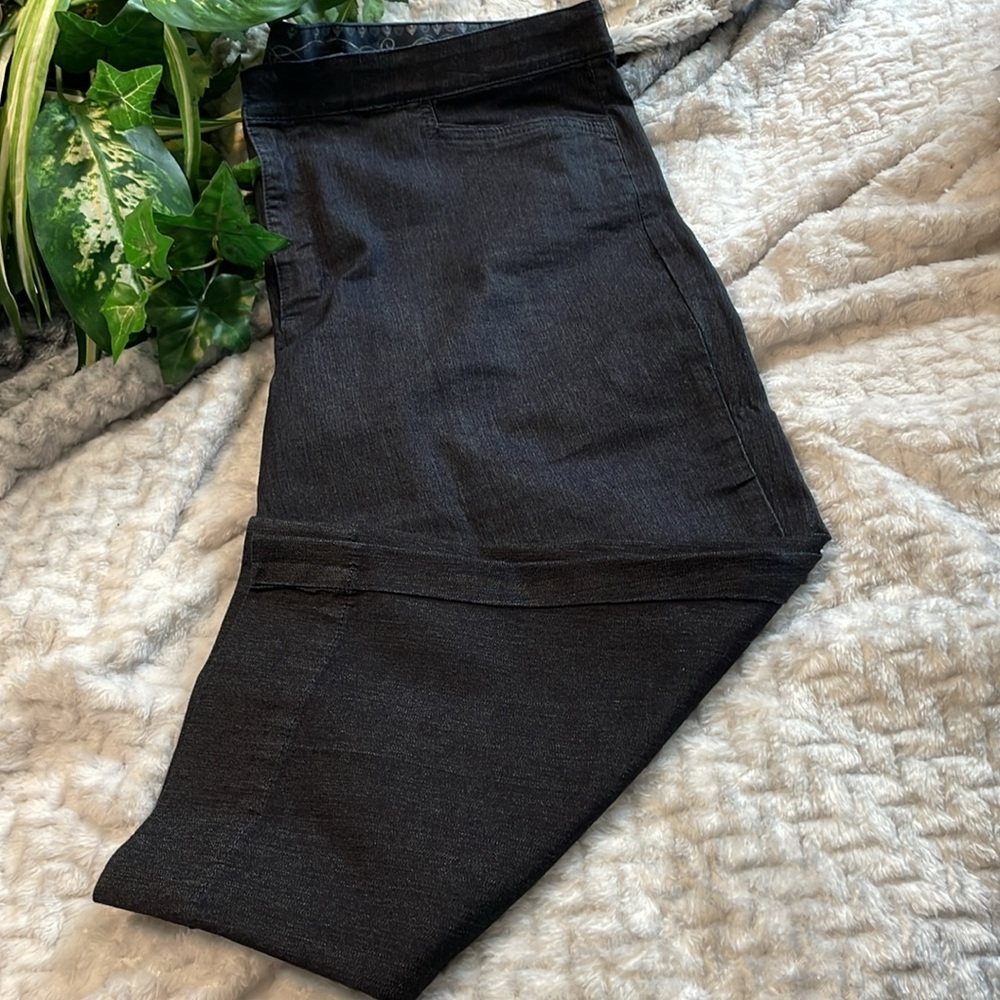 BANDOLINO SZ 16 CROPPED DENIM PANTS Double Hook & Bar w ft zipper dark blue EUC